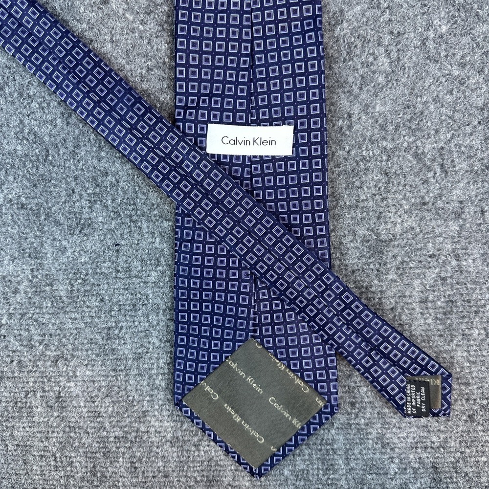 CALVIN KLEIN Men's 100%‎ Silk Necktie 58"x4" Designer Geometric Purple/Blue EUC